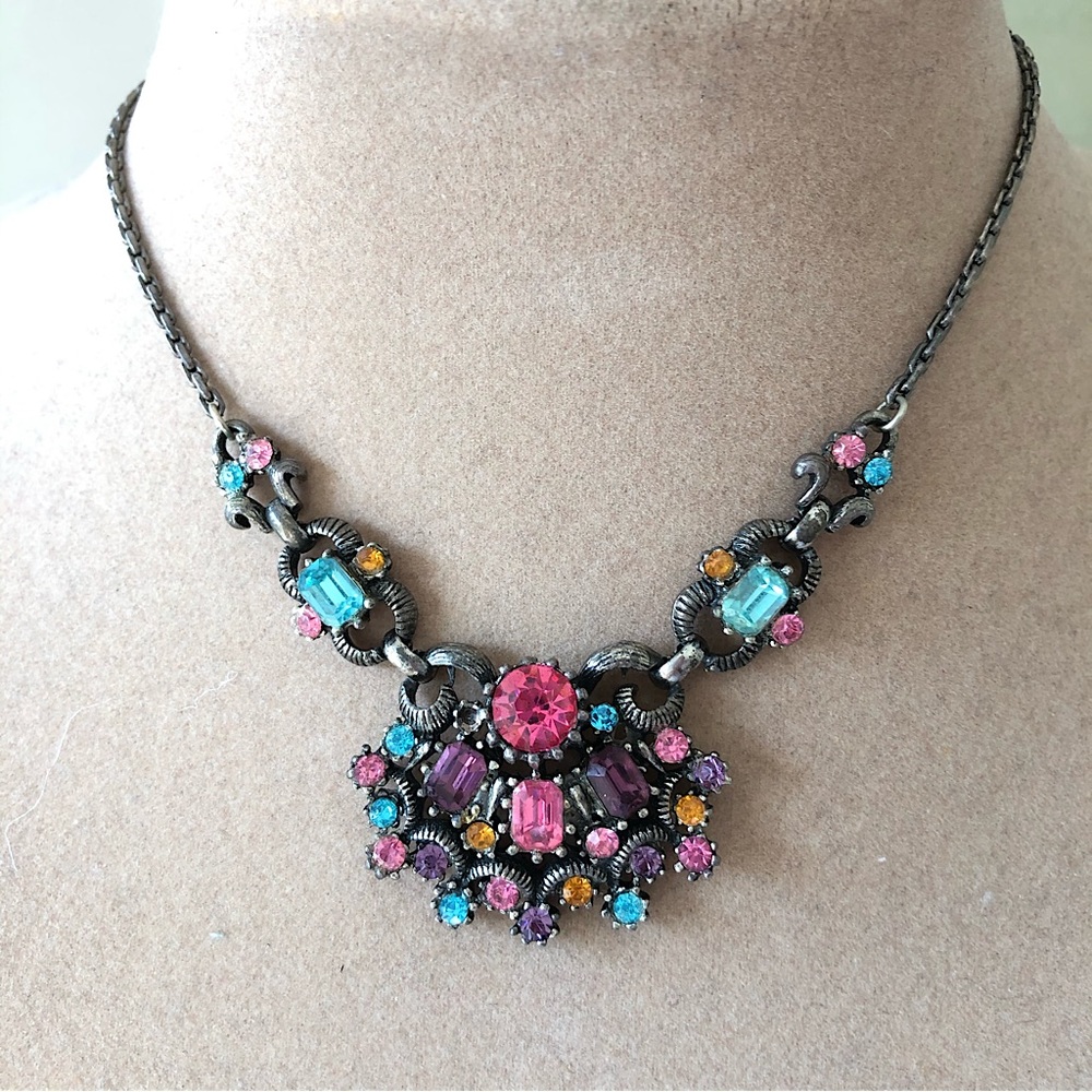Crystal pendant necklace
